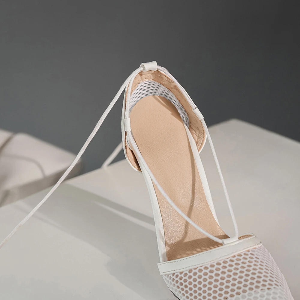 Brandneue bequeme weiße schwar – Women Shoes Branded Bewertung und Preis