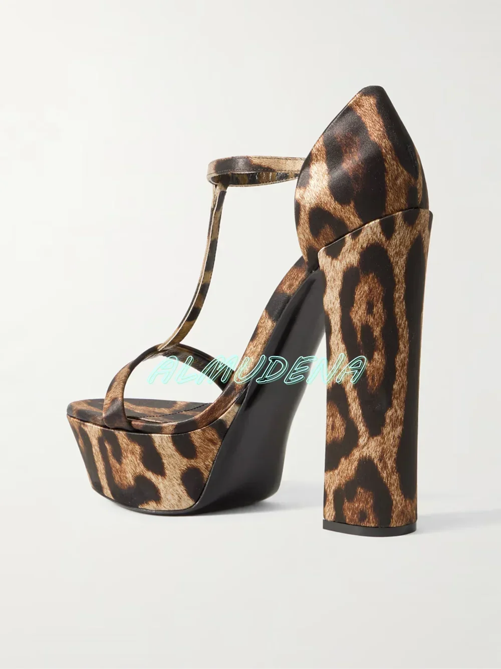 Glänzende Leopardenmuster-Sati – Leopard Print Heels Bewertung und Preis